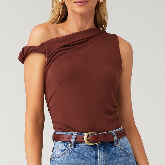 ASTR the Label Zivon Asymmetrical Sleeveless Top Size L Pre-loved (item #128) - Picture 10 of 11